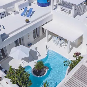 https://villa-tiguaro-lujo-piscina-climatizada-jacuzzi-ac-wifi-bahiazul.in-canary-islands.com
